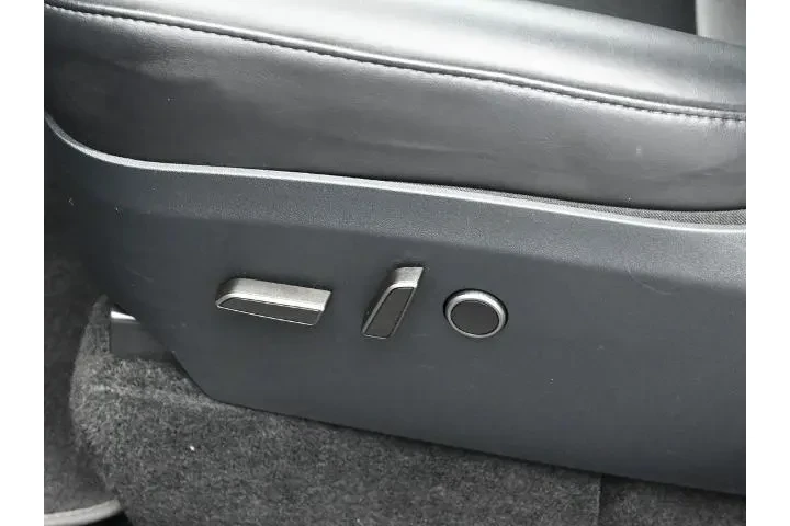 $37400 : Tesla Model Y 2024 AWD Long image 8