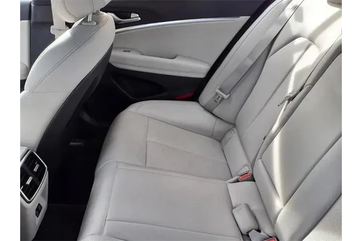 $30933 : Genesis G70 2025 AWD 2.5T St image 6