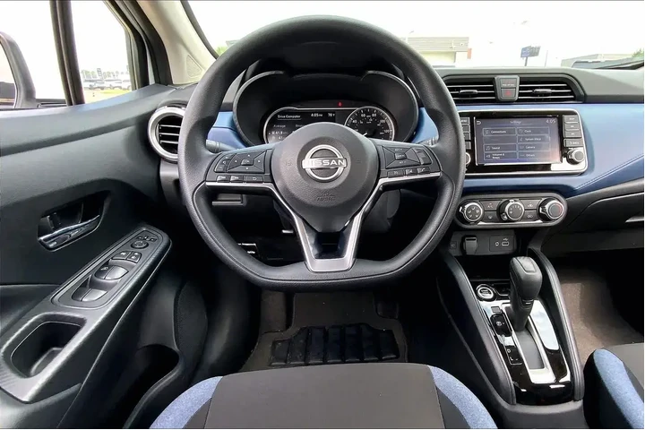 $20567 : Nissan Versa 2025 SV 4dr Sed image 6
