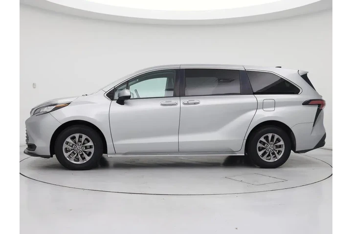 $32998 : Toyota Sienna 2022 LE 8-Pass image 3