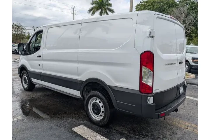 $30197 : Ford Transit 2023 250 3dr LW image 5