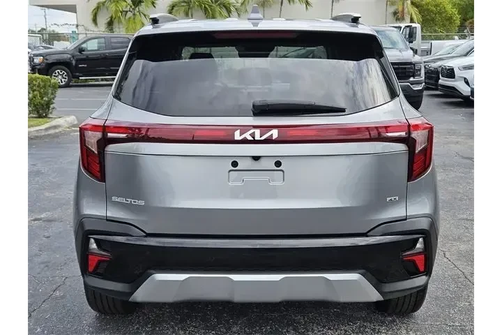 $23990 : Kia Seltos 2024 AWD S 4dr SU image 10