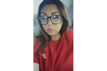 Chica Guapa en Riverside