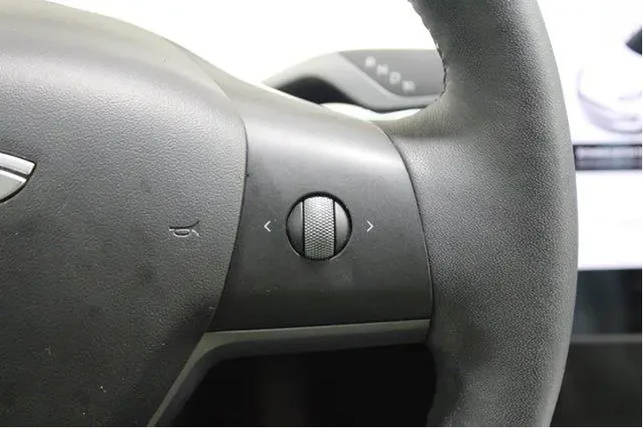 $24495 : Tesla Model 3 2022 4dr Sedan image 10