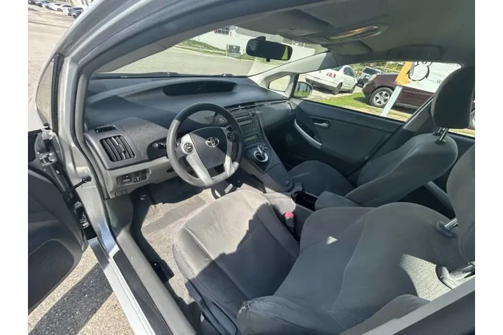 $5990 : 2010 Prius II image 10