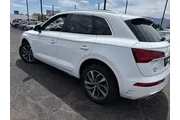 $28340 : Audi Q5 2023 AWD quattro S l thumbnail