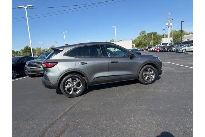 $28980 : Ford Escape 2025 ST-Line 4dr image 6
