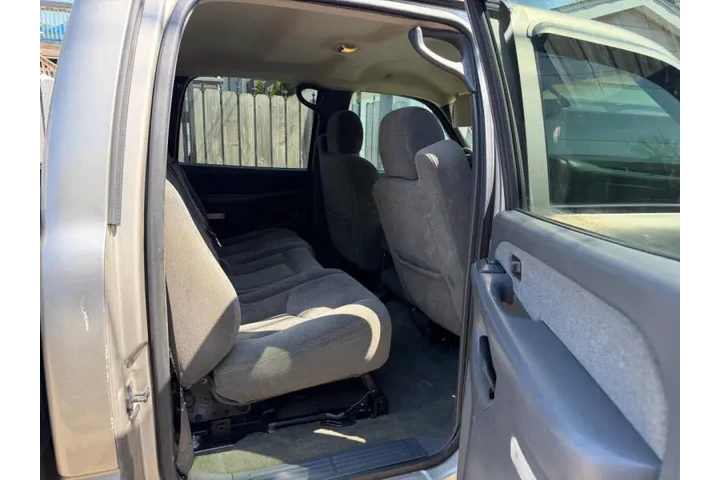 $8997 : 2003 Silverado 2500HD image 10