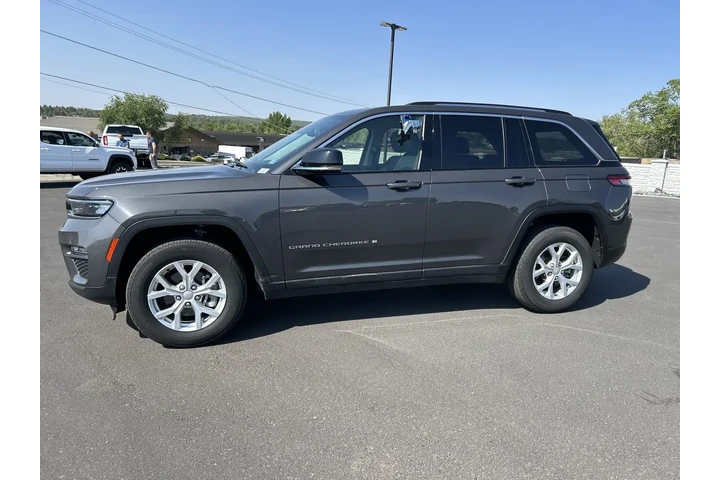 $30995 : Jeep Grand Cherokee 2023 4x4 image 4