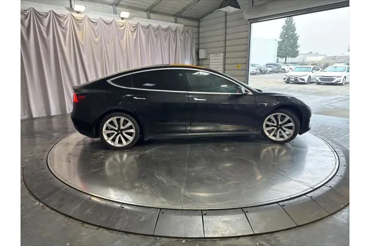 $15477 : Tesla Model 3 2018 Mid Range image 4