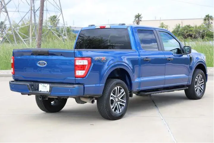 $31133 : Ford F-150 2022 4x4 XL 4dr S image 9