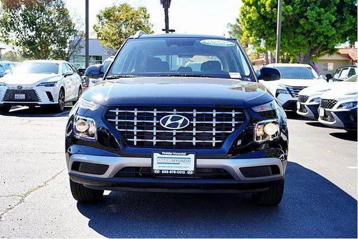 $21873 : Hyundai VENUE 2026 SEL 4dr C image 5