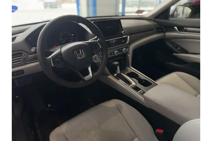 $19244 : Honda Accord 2018 LX 4dr Sed image 7