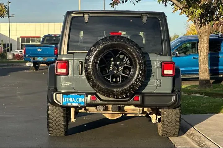 $37995 : Jeep Wrangler 2024 4x4 Sport image 7