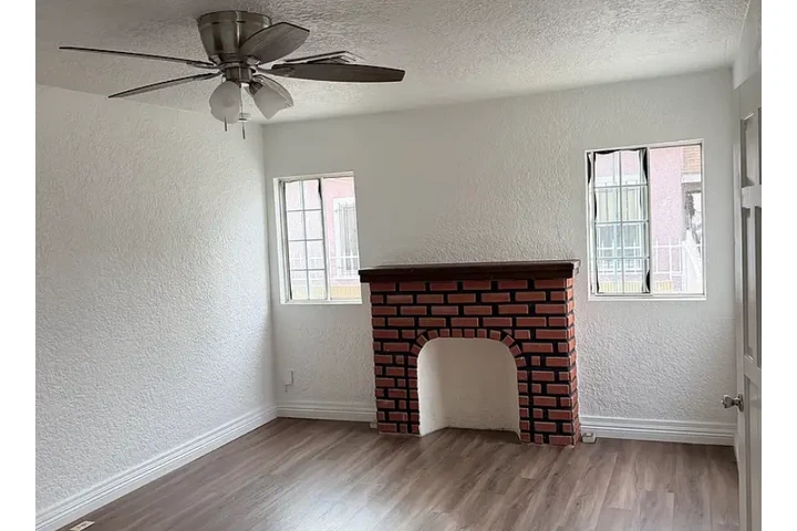 $1700 : READY NOW in ✅ South Gate, CA✅ image 1