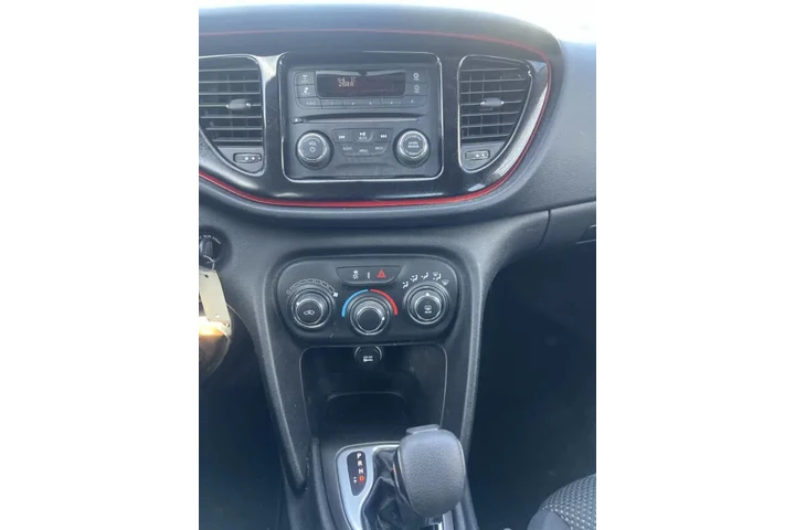 2016 Dart SE image 8