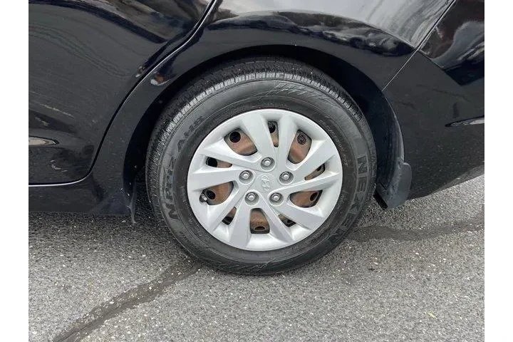 Hyundai ELANTRA 2020 SE 4dr image 9