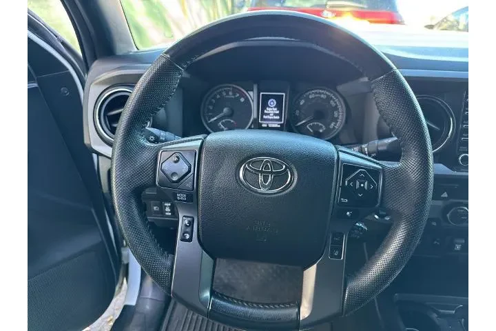 $28000 : Toyota Tacoma 2022 4x4 TRD S image 8