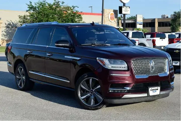 $28925 : Lincoln Navigator L 2019 4x4 image 2