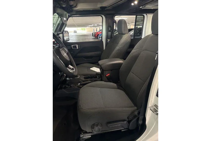 $34995 : Jeep Wrangler 2025 4x4 Sahar image 5