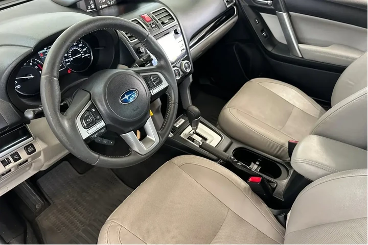 Subaru Forester 2017 AWD 2.5 image 10