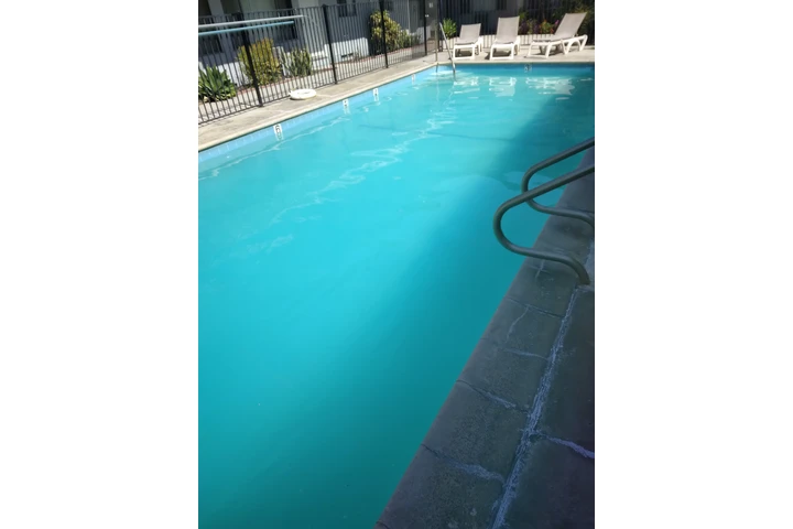 LA POOL SERVICES image 2