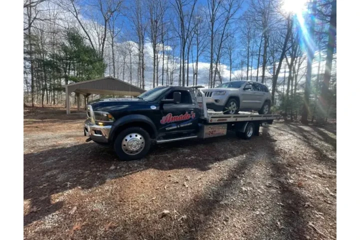 Amado's Towing & Recovery image 6