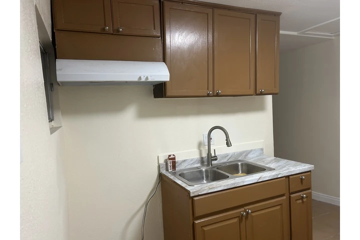 $1600 : 1600 estudio image 8