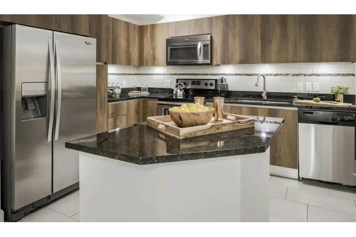 $1000 : DORAl, CUARTO BAÑO PRIVADO image 3