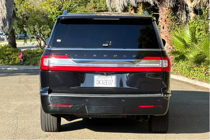 Lincoln Navigator L 2021 4x4 image 4