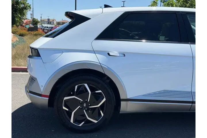 $33235 : Hyundai IONIQ 5 2024 Limited image 4
