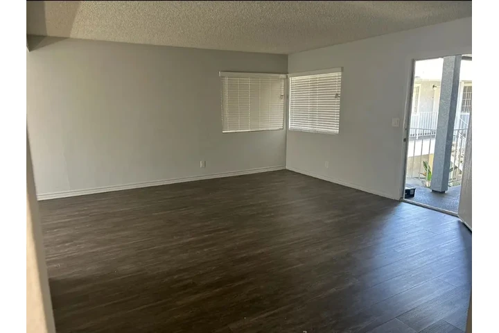 $1300 : Apartments available image 3