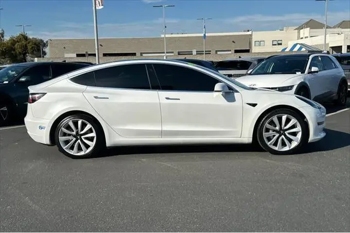 $16976 : Tesla Model 3 2020 AWD Stand image 2