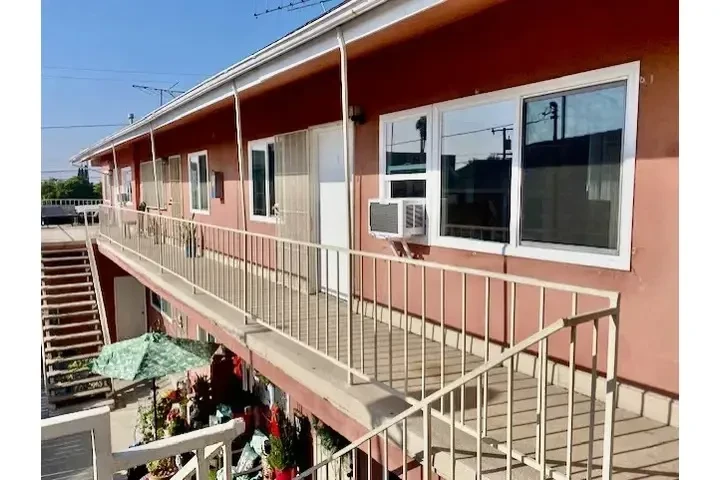 $2200 : LONG BEACH APTO REMODELADA image 7