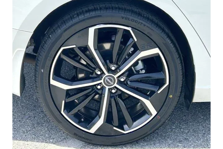 $22761 : Nissan Altima 2023 2.5 SR 4d image 7