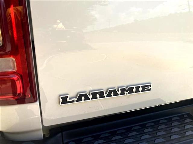 $72486 : 2023 RAM 3500 Laramie Crew Ca image 9
