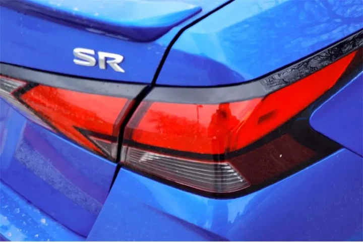 $17974 : Nissan Versa 2020 SR 4dr Sed image 5