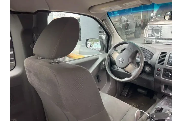 $10000 : Nissan Frontier 2011 4x2 S 4 image 6