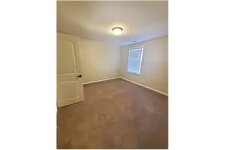 $2200 : Rental property with 3 bedro image 8