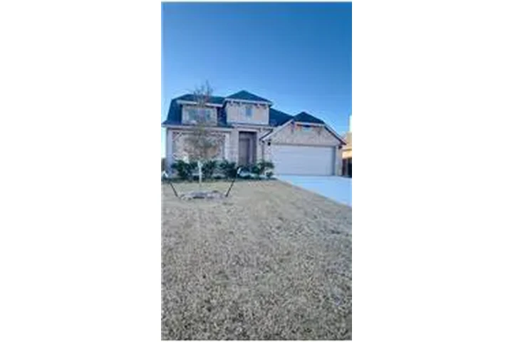 $3000 : Rental property with 3 bedro image 2