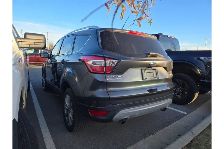 $12000 : Ford Escape 2017 AWD Titaniu image 2