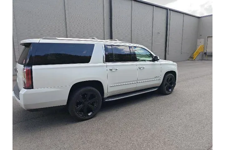 $30990 : GMC Yukon XL 2019 4x4 Denali image 3