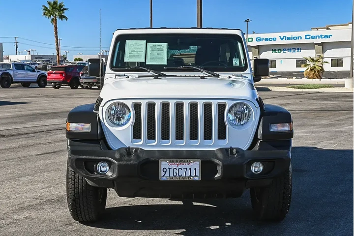 Jeep Wrangler Unlimited 2022 image 2