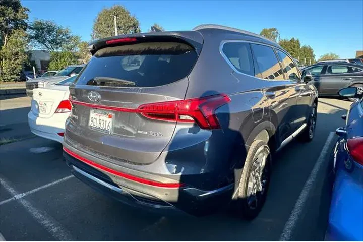 $32990 : Hyundai SANTA FE Plug-In Hyb image 5
