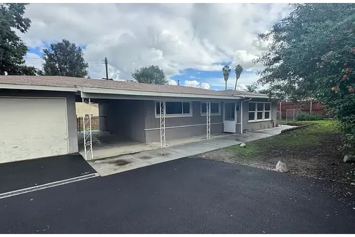 $2400 : Beautiful Home For Lease image 1