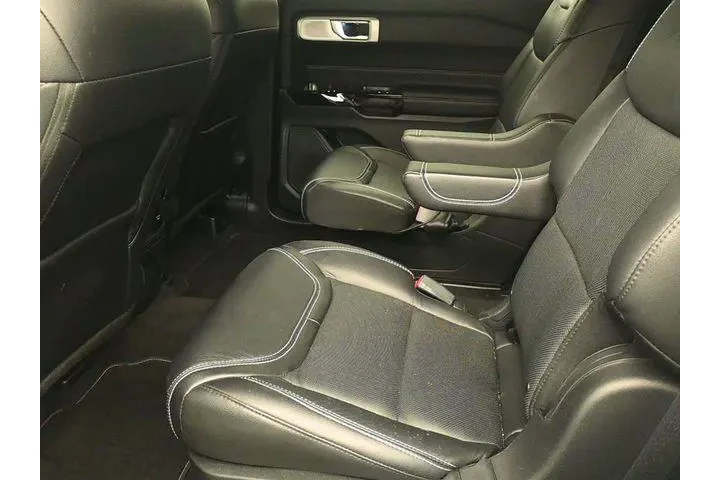 $38860 : Ford Explorer 2022 AWD ST 4d image 10