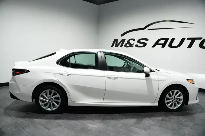 $18817 : 2021 Camry image 8