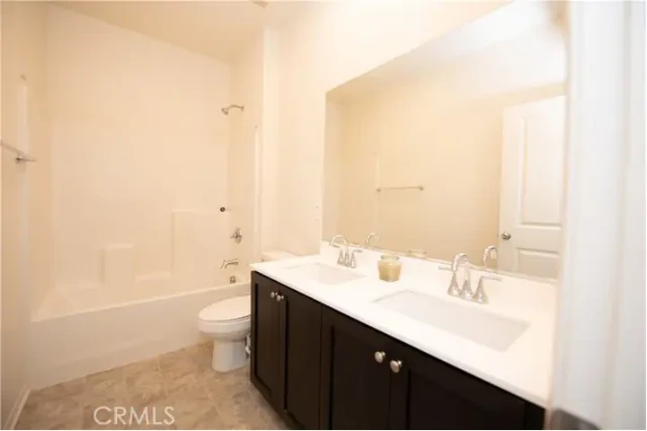 $3200 : Casa en alquiler en South Gate image 2