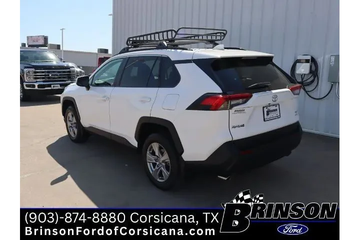 $31990 : Toyota RAV4 2024 AWD XLE 4dr image 5