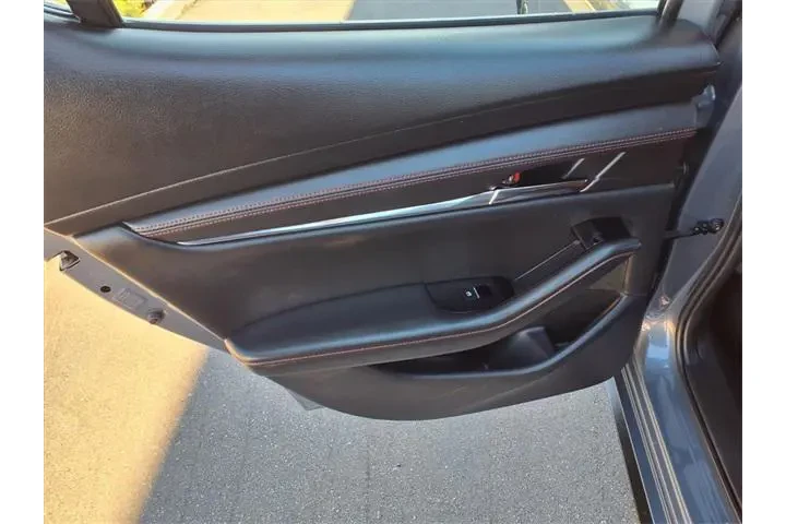 $22547 : Mazda Mazda3 Hatchback 2024 image 8